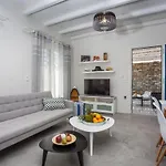 Punda Paros Villa *